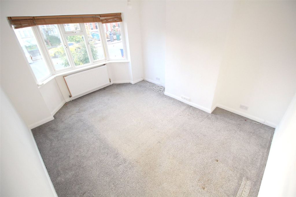 Property photo 2 of 7 Picture No. 11