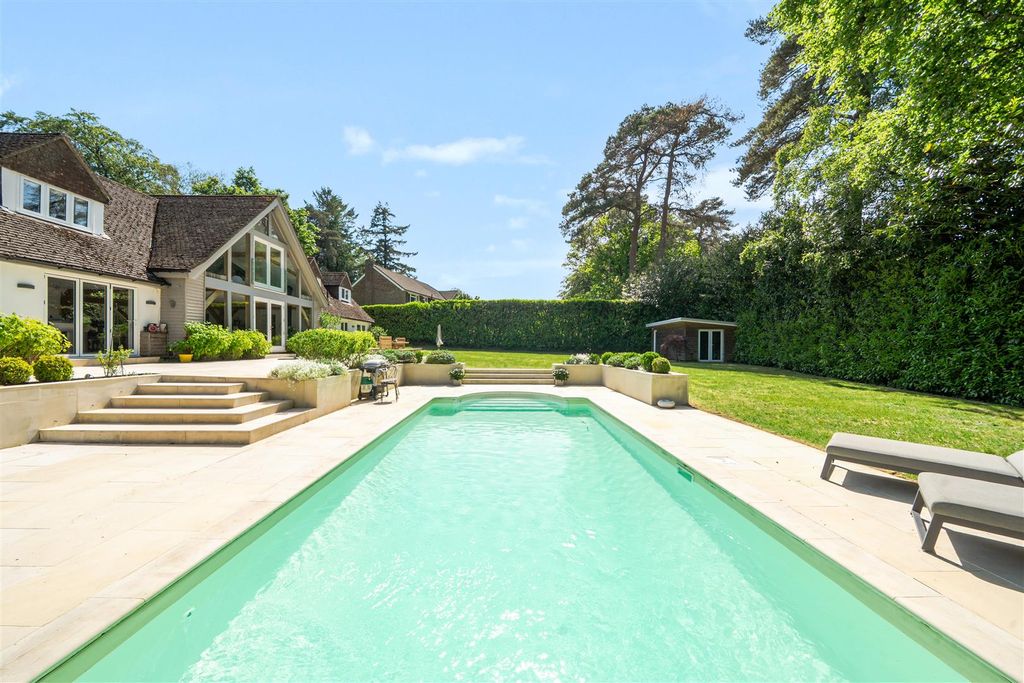 Property photo 3 of 19 Pool.Jpg