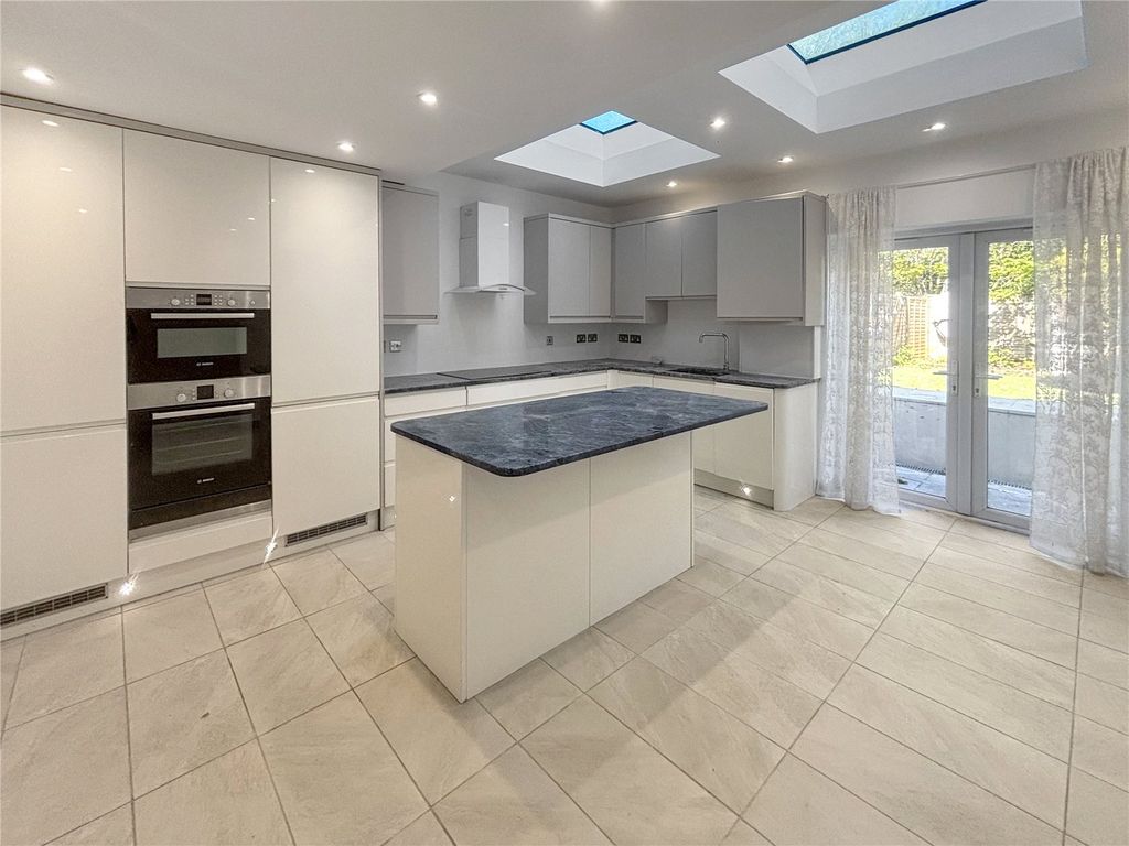 Property photo 2 of 10 Picture No. 01