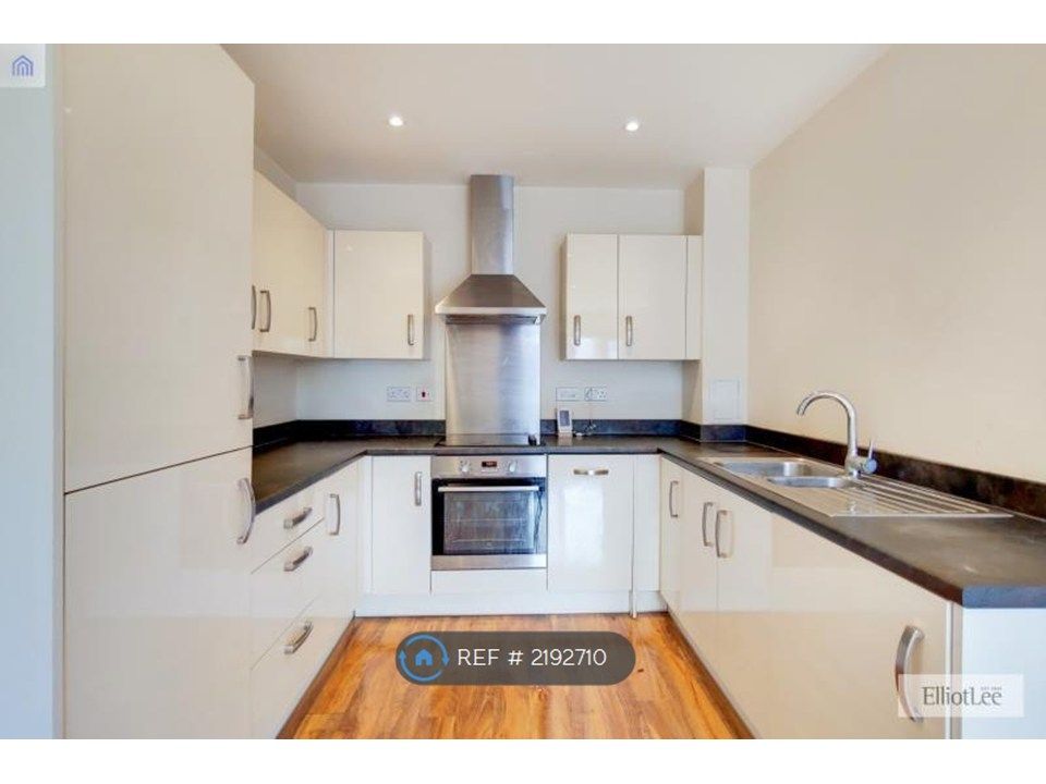 Property photo 3 of 5 Kitchen