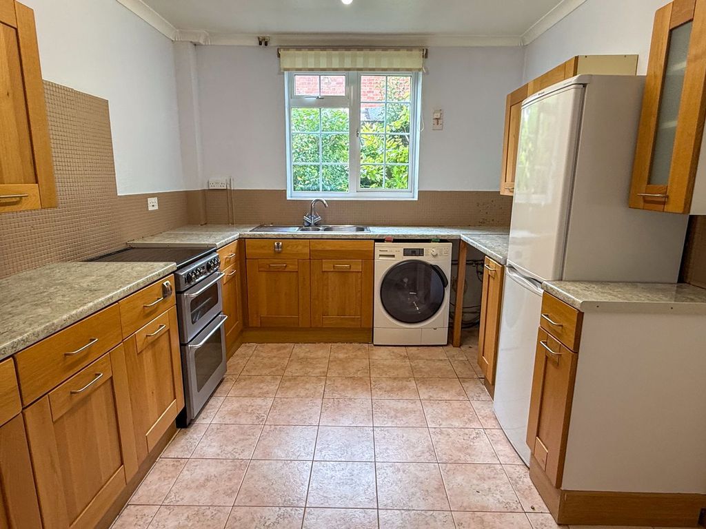 Property photo 3 of 19