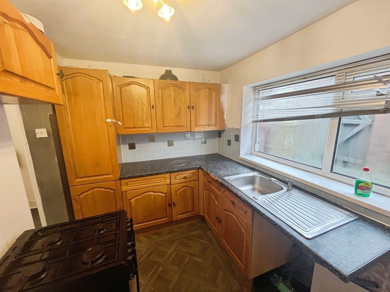 Property photo 2 of 9 Kitchen