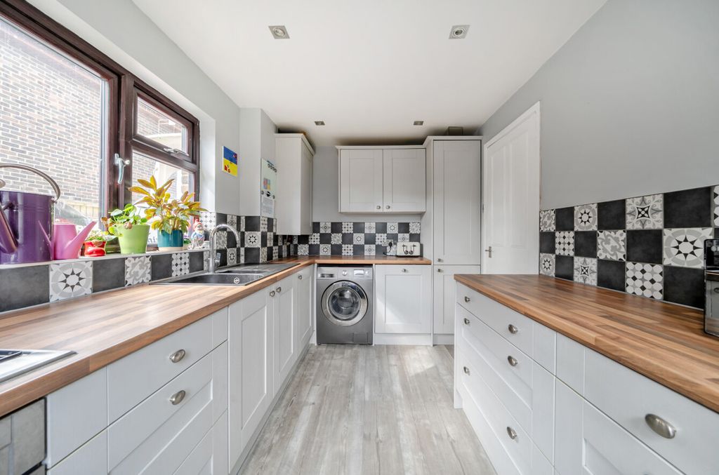 Property photo 2 of 10 1435370-23-69c3d1...