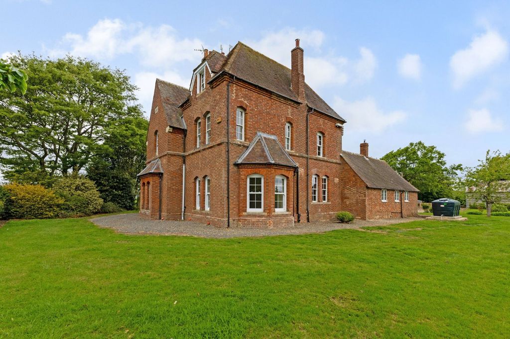 Property photo 1 of 15 Picture No. 02