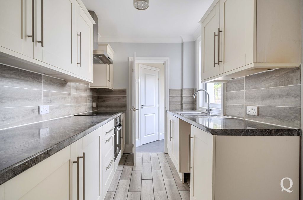 Property photo 2 of 22 88F426E2-0886-416...