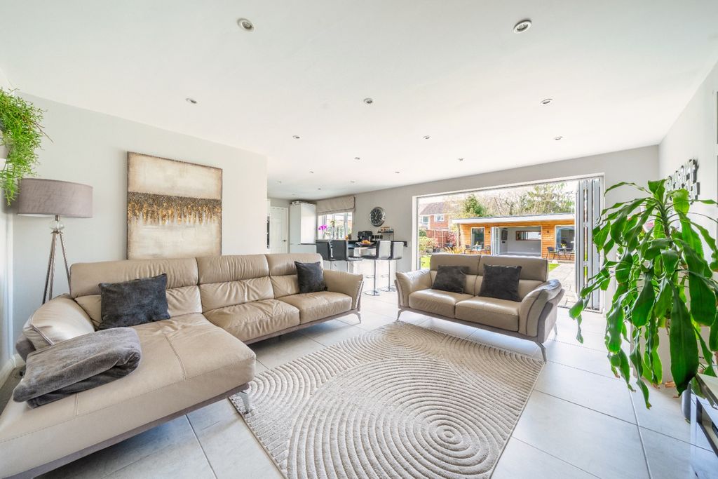 Property photo 2 of 23 4994711