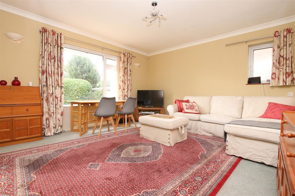 Property photo 3 of 13 Living Room.Jpg