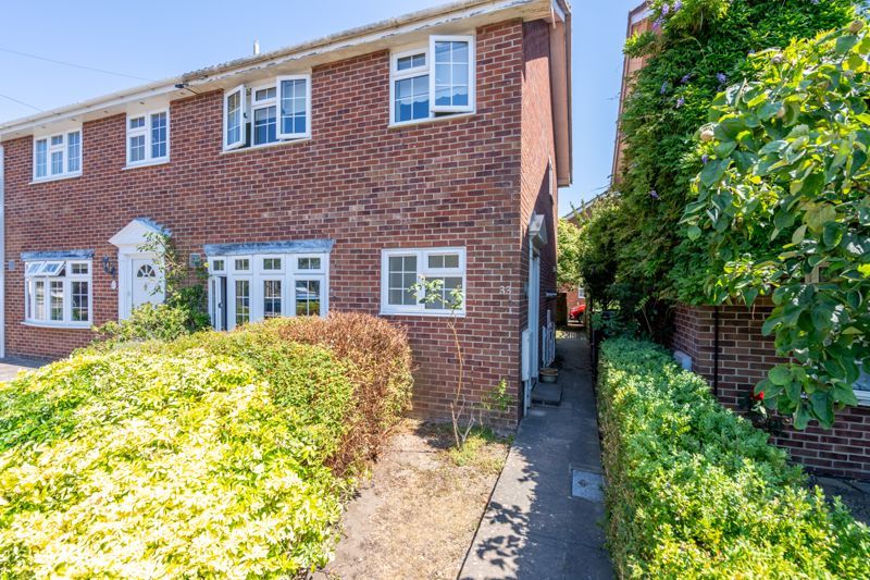Property photo 1 of 19 Photo 17