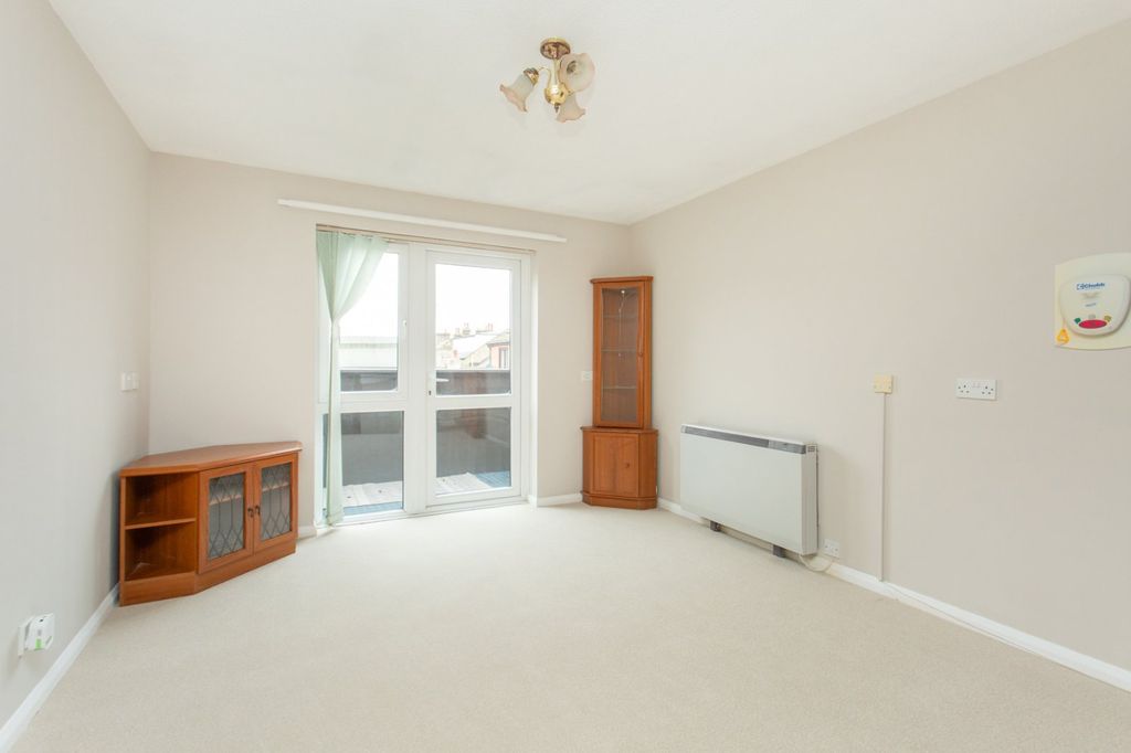 Property photo 2 of 8 Picture 2