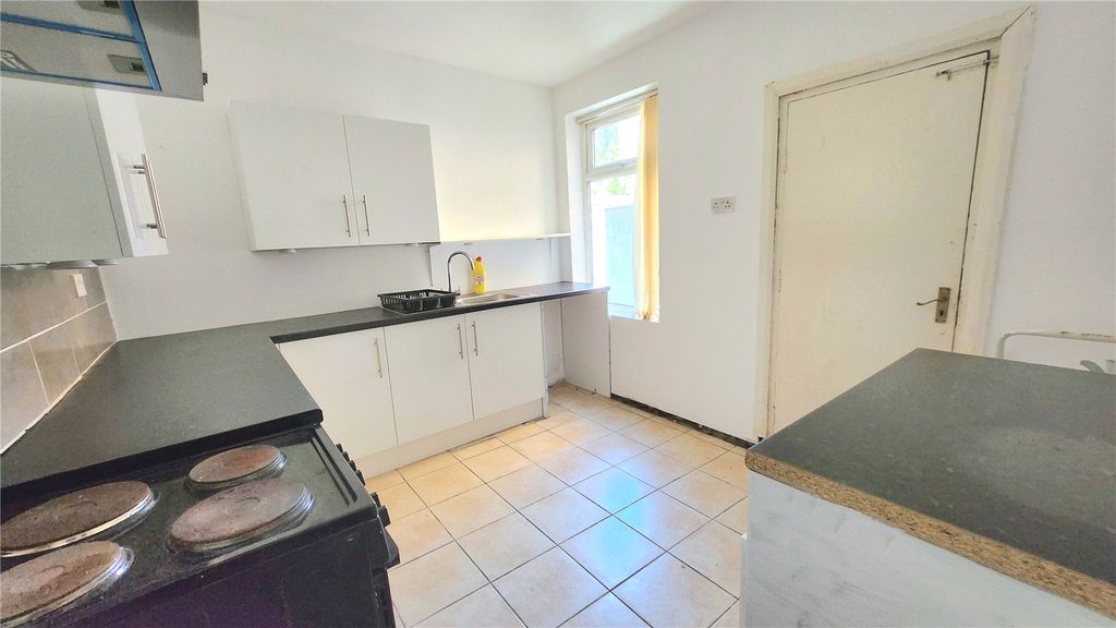 Property photo 2 of 12 Picture No. 24