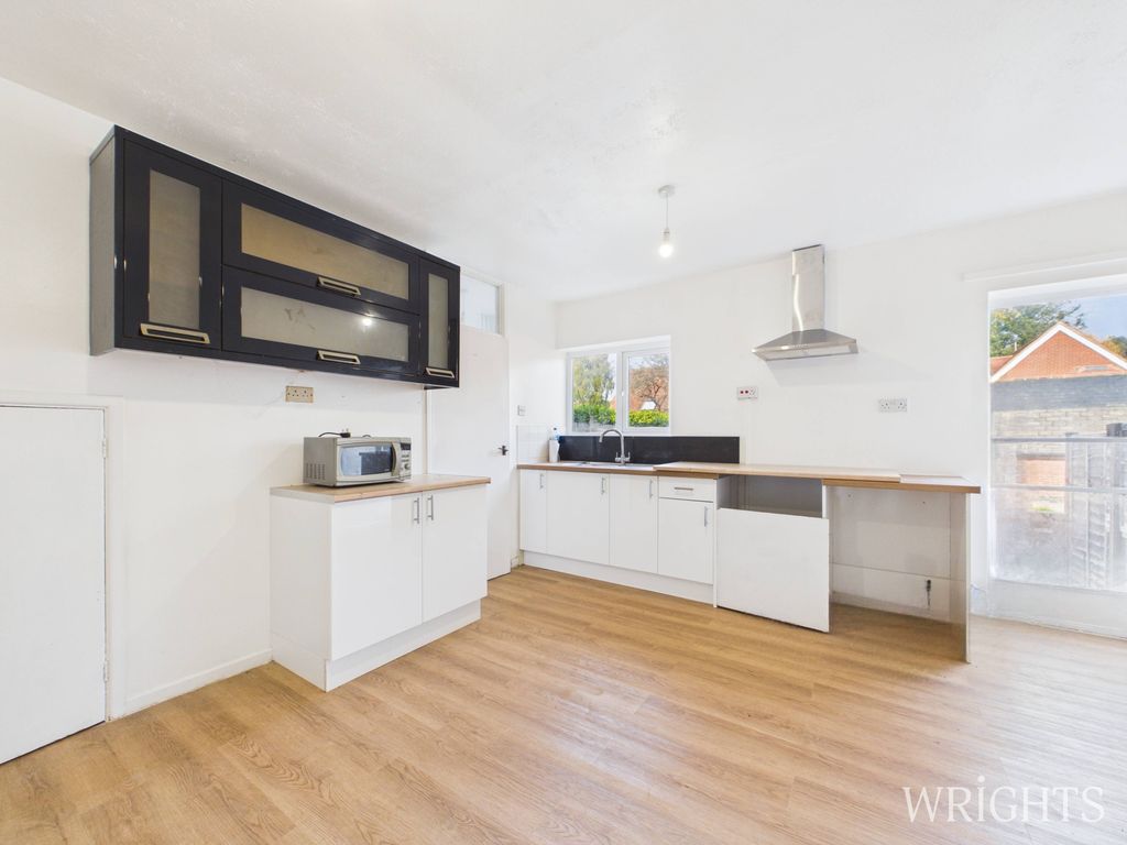 Property photo 3 of 16 Cam05659G0-Pr0222-Still002 (2)