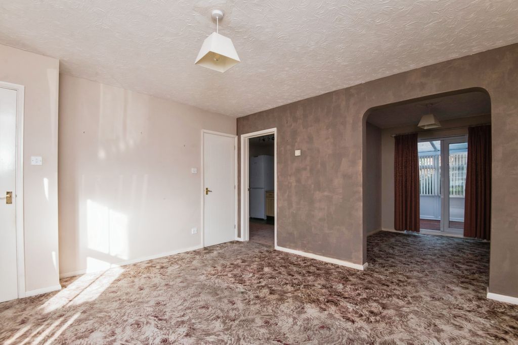Property photo 3 of 15 Living Room