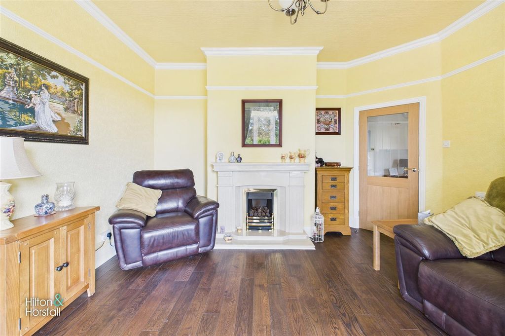 Property photo 3 of 19 Holme Lea