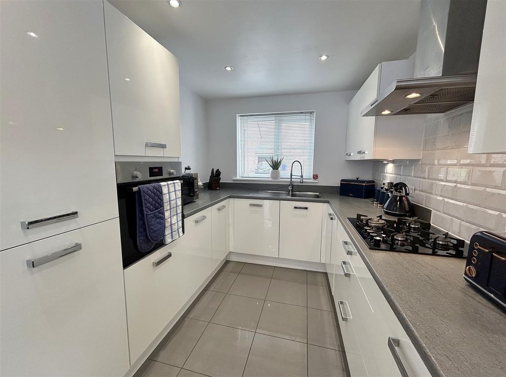 Property photo 3 of 24 Kitchen