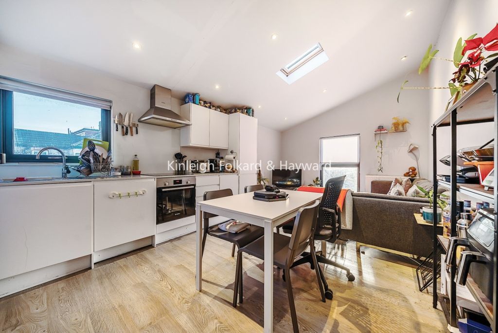 Property photo 2 of 7 04409Bb0-9Ef9-40De-B