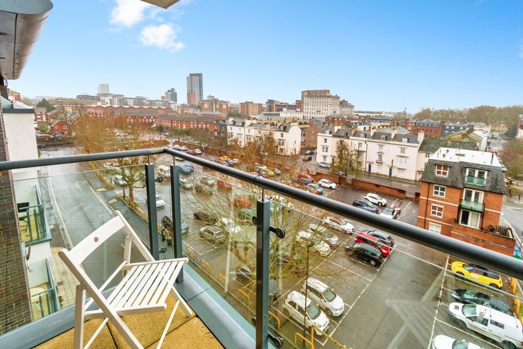 Property photo 2 of 13 Pbox-Img.Jpg