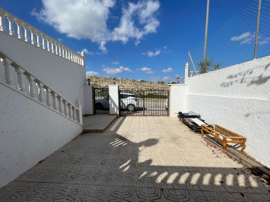 Property photo 2 of 10