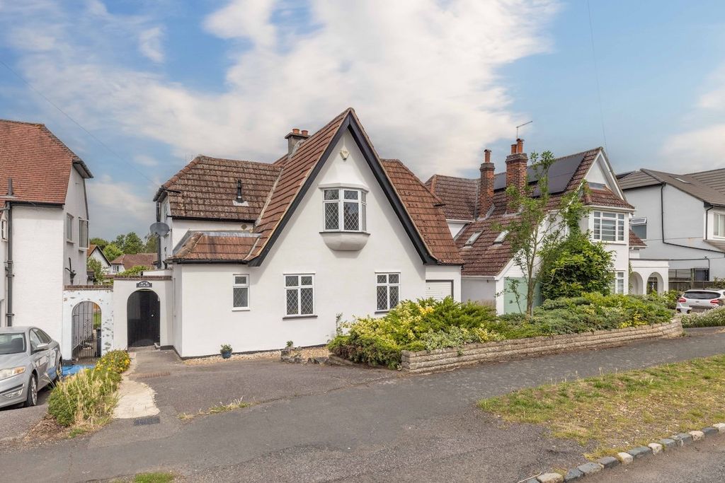 Property photo 1 of 27