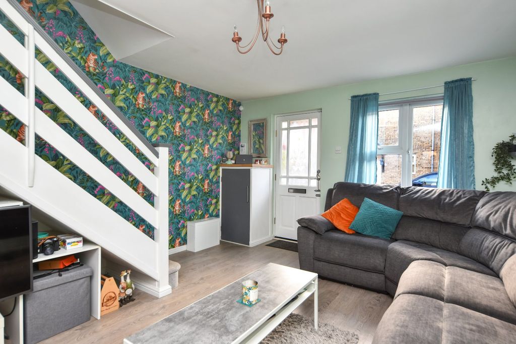 Property photo 3 of 23 Picture No. 24