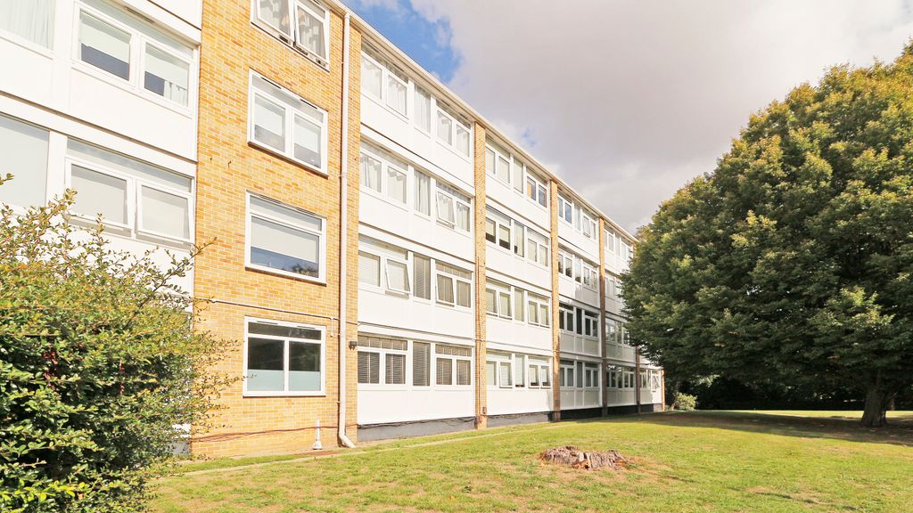Property photo 2 of 18