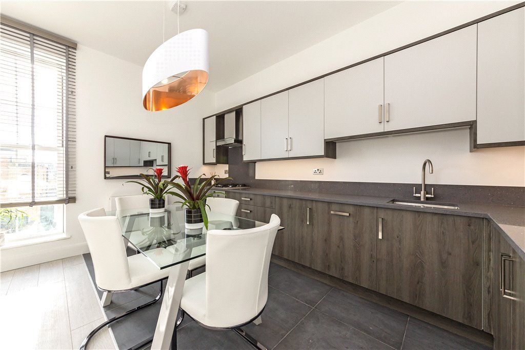 Property photo 3 of 6 Kitchen