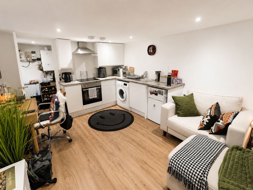 Property photo 2 of 6