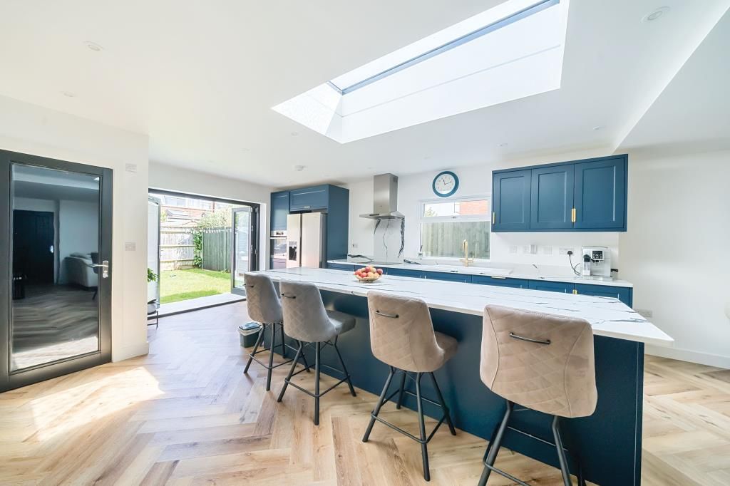 Property photo 2 of 9 Kitchen