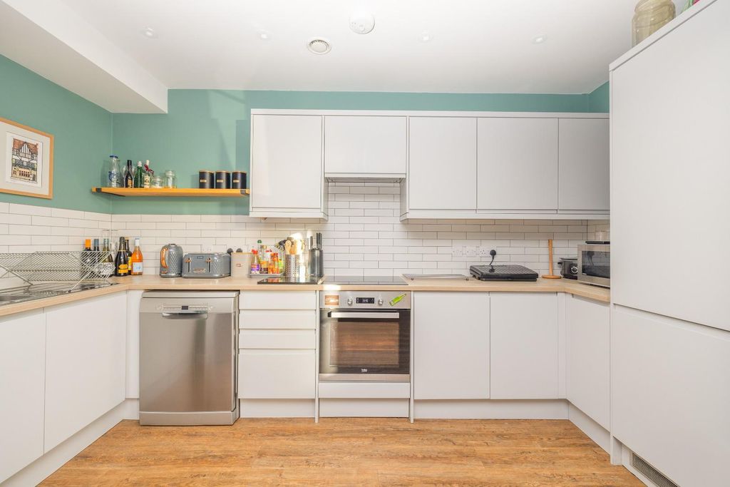 Property photo 3 of 25 Char9609.Jpg