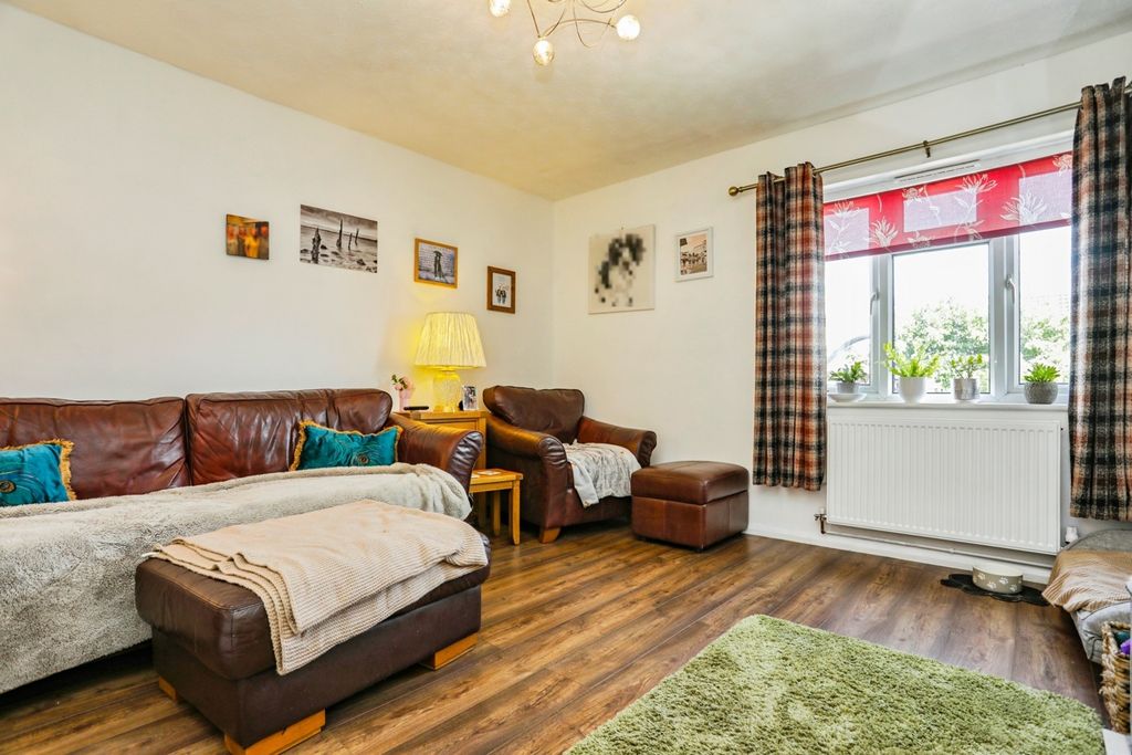 Property photo 3 of 16 Photo