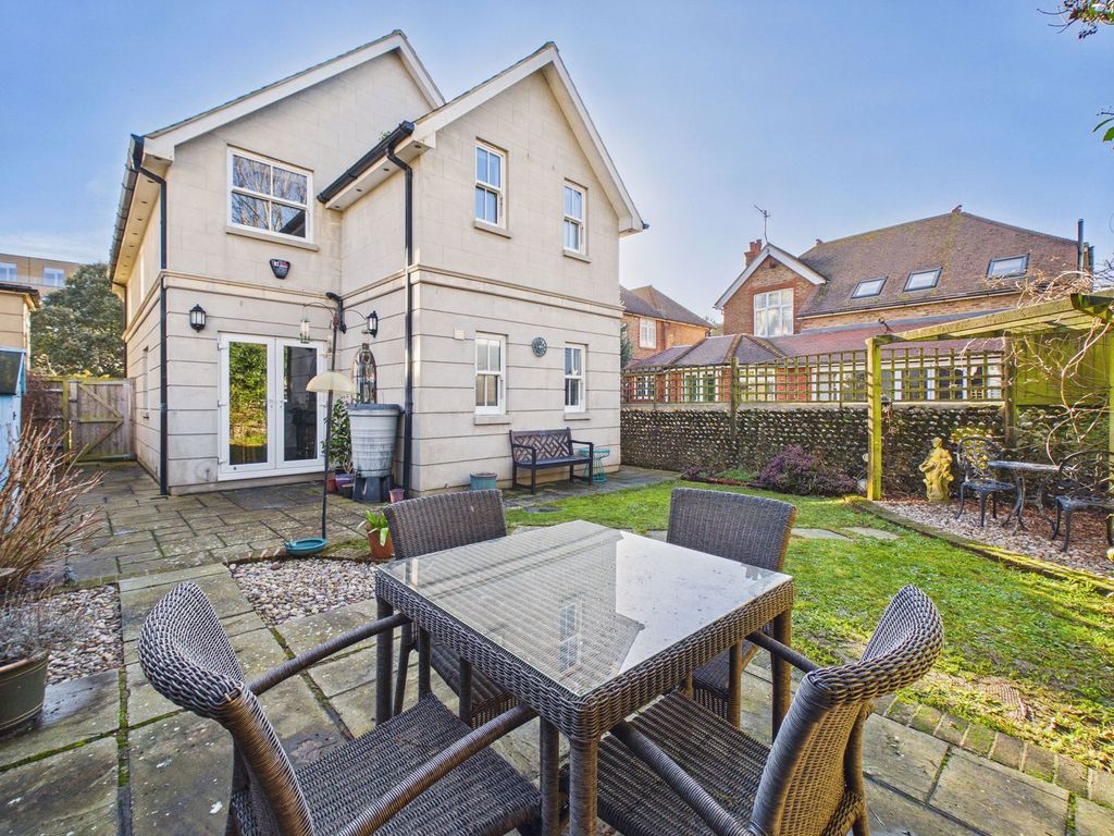 Property photo 2 of 19