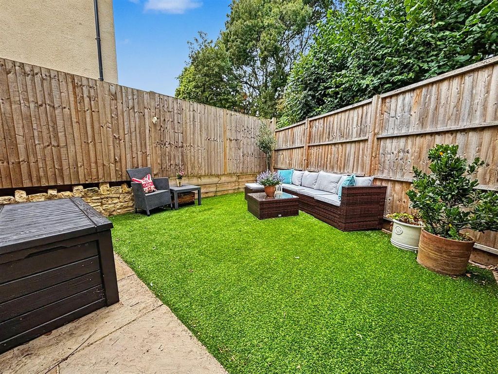 Property photo 3 of 13 Garden