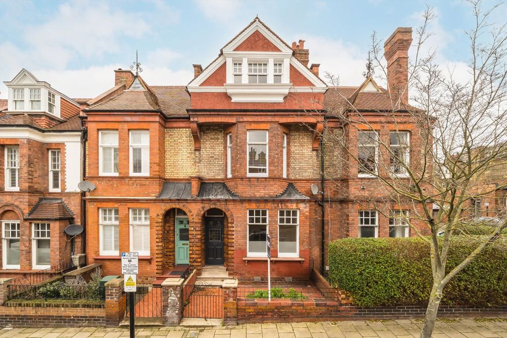 Property photo 1 of 11