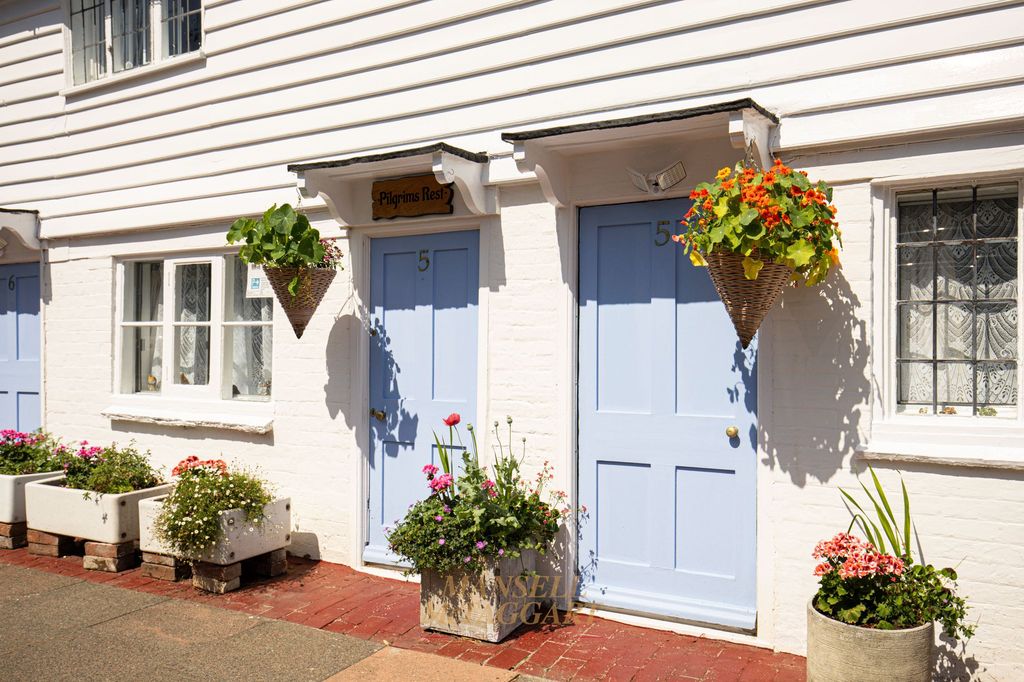 Property photo 1 of 30