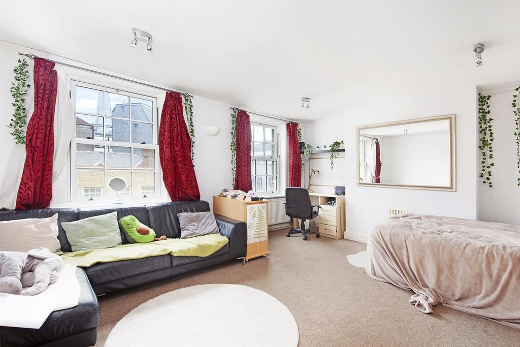 Property photo 3 of 13