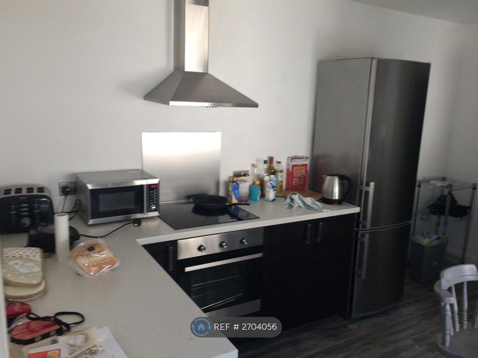 Property photo 2 of 8 Kitchen