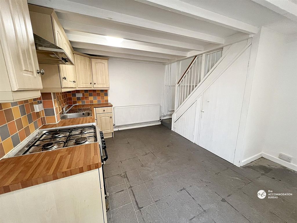 Property photo 3 of 11 Kitchen Diner