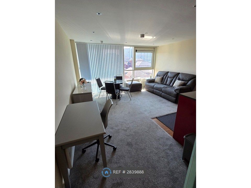 Property photo 1 of 17 Lounge 1