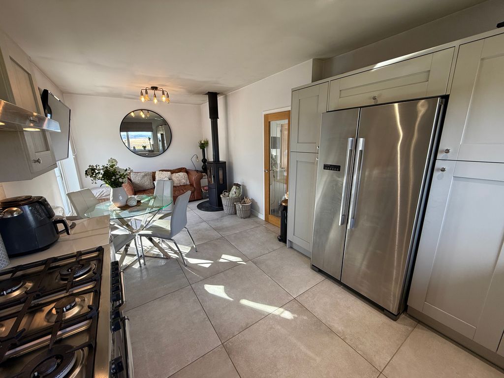 Property photo 3 of 53