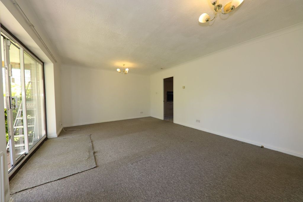 Property photo 2 of 9 Living_Dining