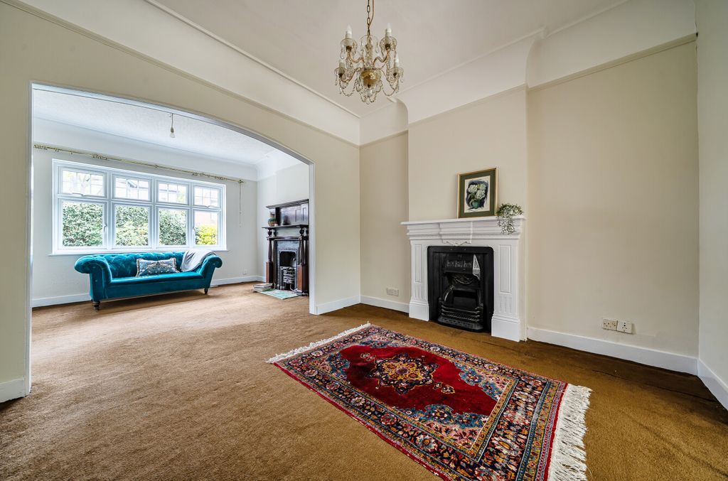 Property photo 3 of 14 Family Room2