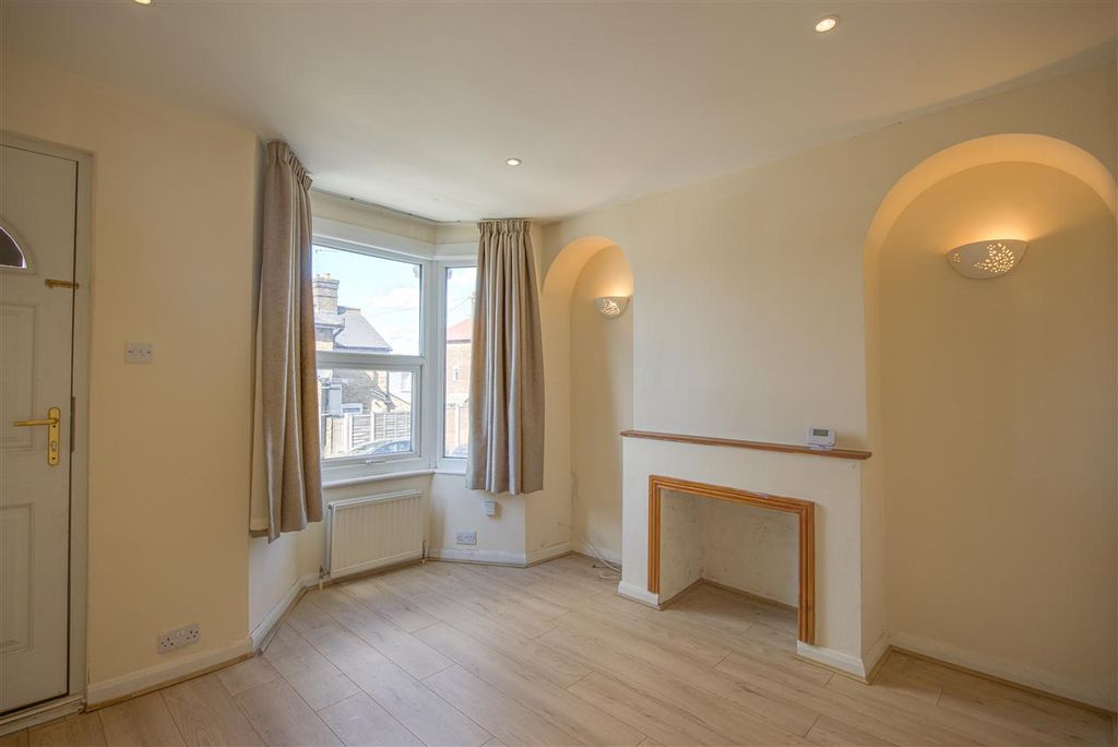 Property photo 3 of 11 Sitting Room 2