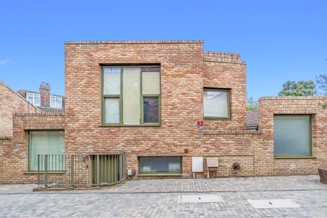 Property photo 1 of 13 External View