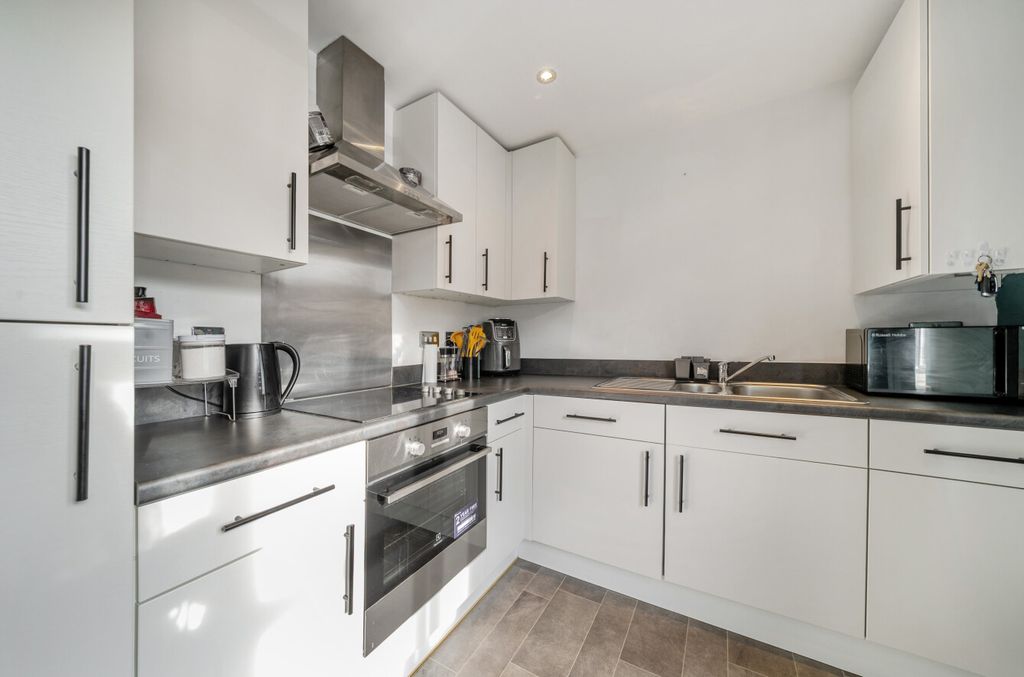 Property photo 3 of 8