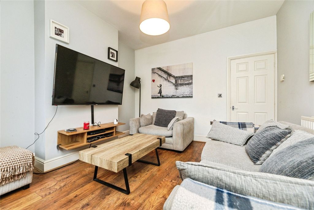 Property photo 2 of 17 Picture No. 26