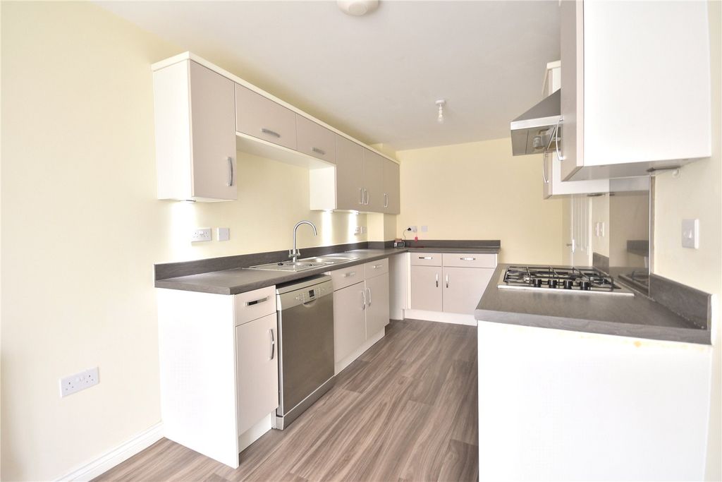 Property photo 3 of 23 Picture No. 14