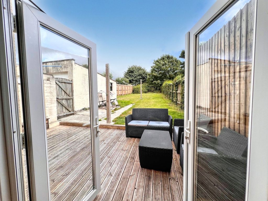 Property photo 2 of 16 2 - Picture No. 12