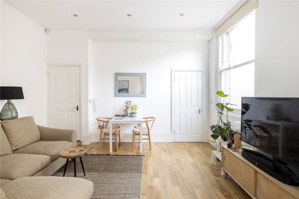 Property photo 3 of 17 Reception Room