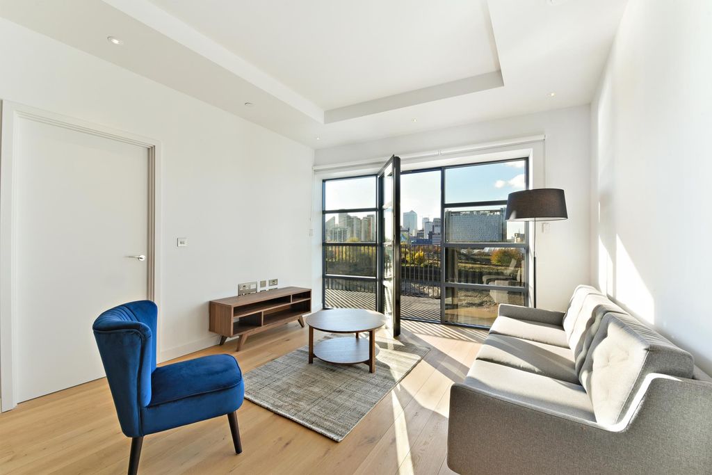 Property photo 2 of 8