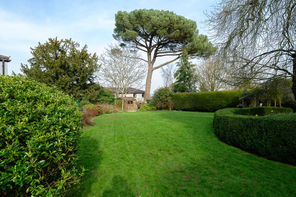 Property photo 3 of 31 The Garden