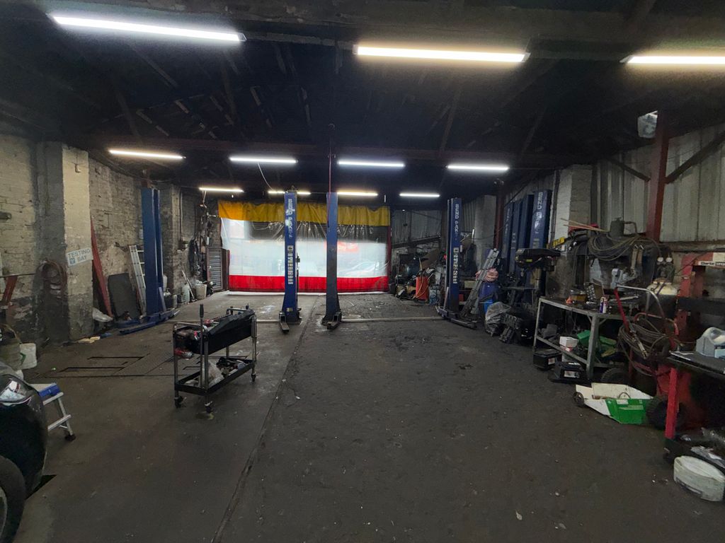 Property photo 2 of 8